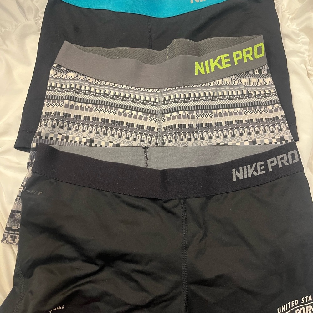 Nike Pro shorts/ spandex